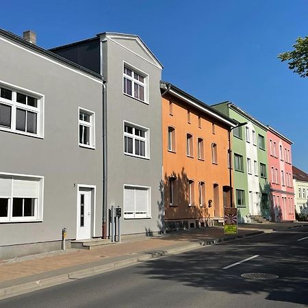 Modern Eingerichtet-Stadtnah-Ferienwohnung Mit Geschirrspueler Und Waschmaschine Friedland  Εξωτερικό φωτογραφία