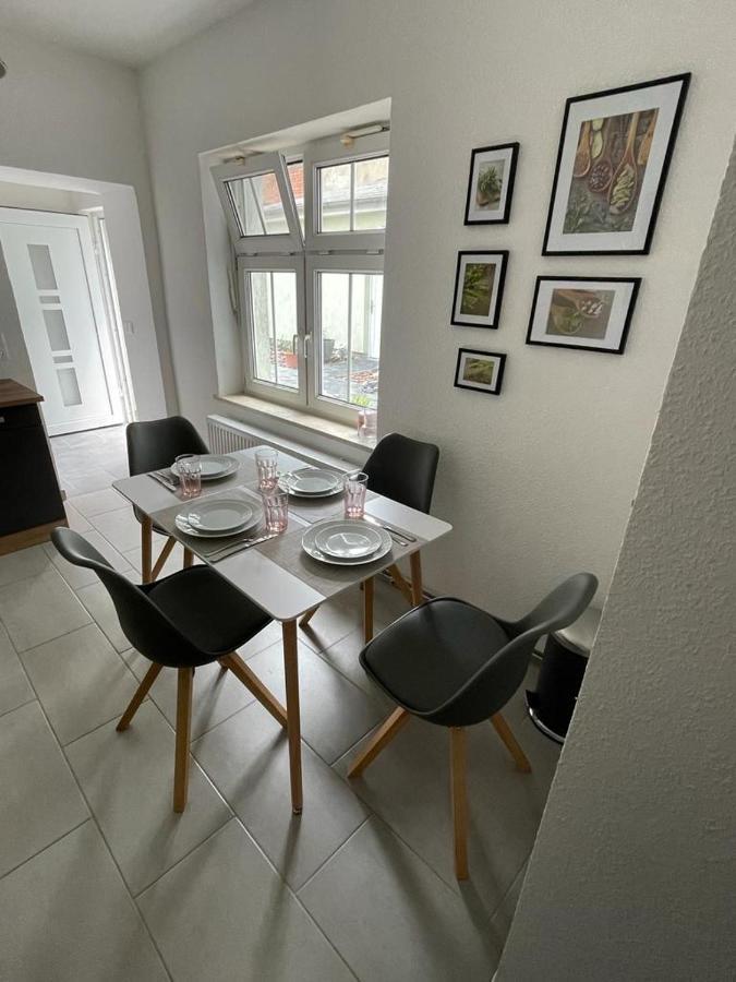 Modern Eingerichtet-Stadtnah-Ferienwohnung Mit Geschirrspueler Und Waschmaschine Friedland  Εξωτερικό φωτογραφία